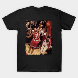 Shawn Marion Contesting Michael Jordan's Shot in The NBA All Star Game T-Shirt